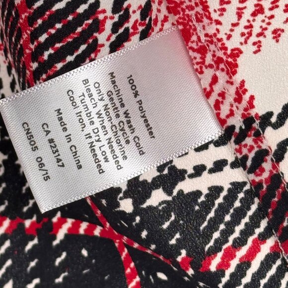 Talbots Womens Plaid blouse top size Large red black Long Sleeve Classic Fit - Picture 3 of 12